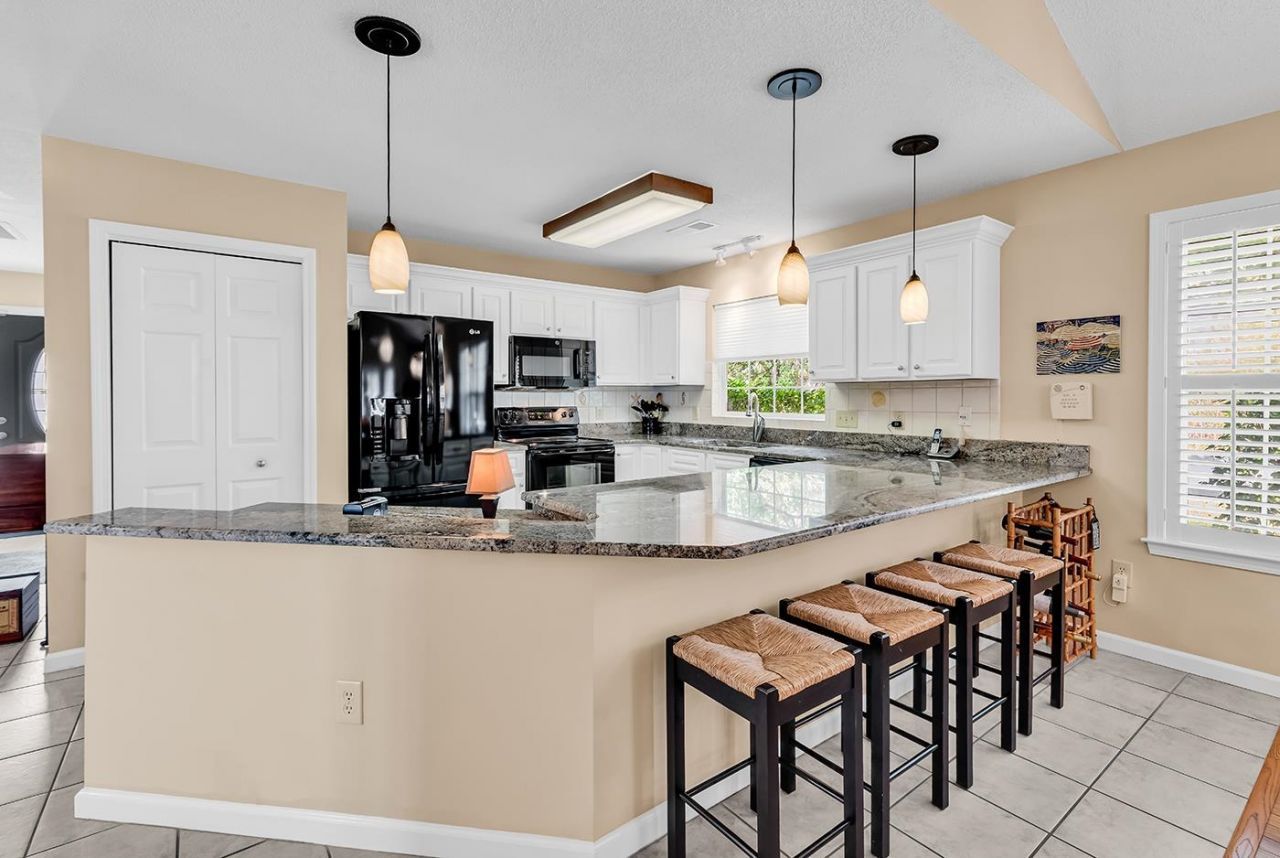 728 7th Ave. S Photo 2