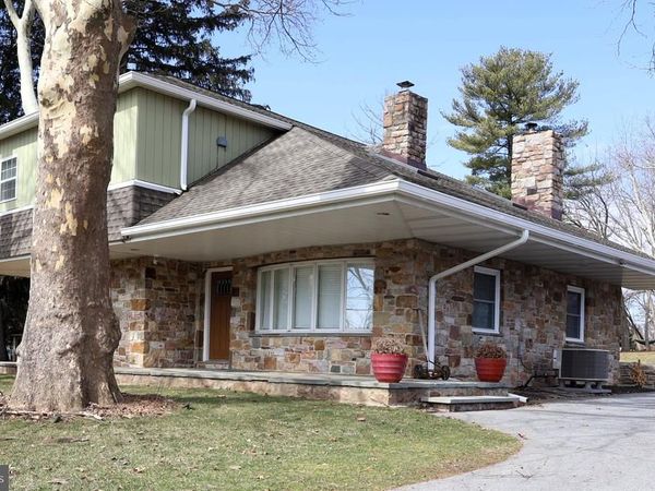 8297 MERTZTOWN ROAD , ALBURTIS, PA 18011