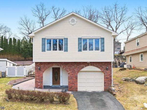 654 Succasunna Rd, Mount Arlington, NJ 07850