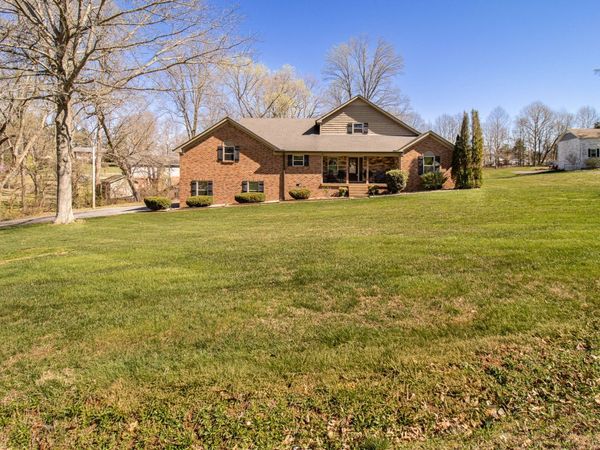 1420 Cantrell Dr , Cottontown, TN 37048