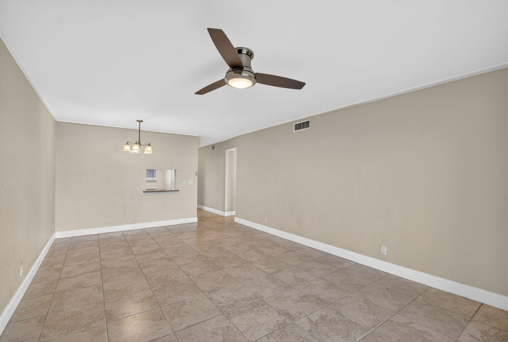 2615 NE 1st Court, Unit 312, Boynton Beach, FL 33435 Photo