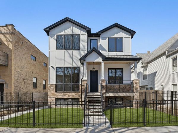 4242 N Sacramento Avenue, Chicago, IL 60618