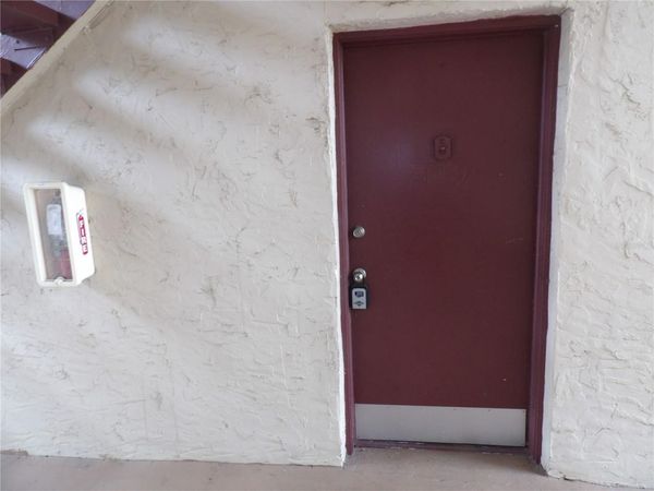 3836 N LAKE DRIVE, Unit 119, TAMPA, FL 33614