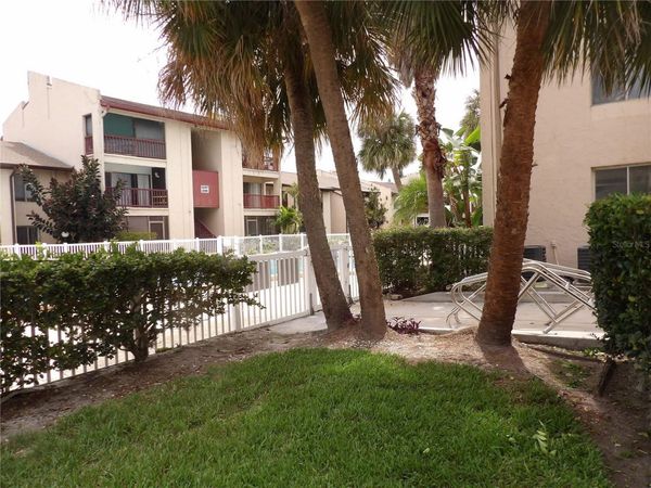 3836 N LAKE DRIVE, Unit 119, TAMPA, FL 33614