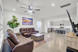 1528 Homecoming Boulevard photo 4