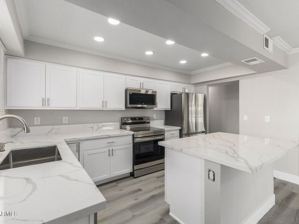 7701 W FAIRMOUNT Avenue, Phoenix, AZ 85033