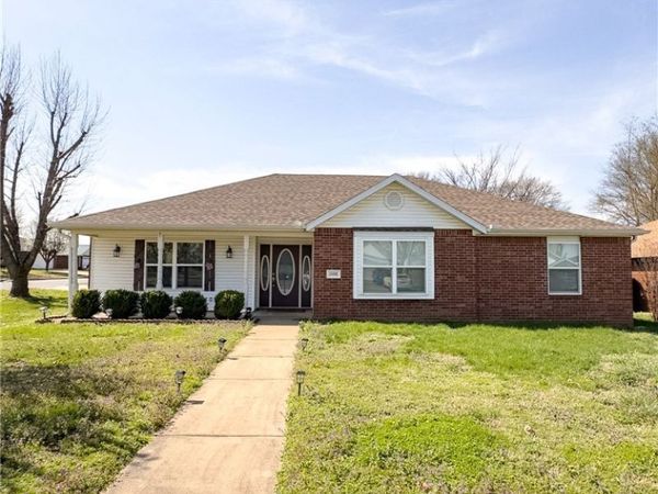 1606 S 24th Place , Rogers, AR 72758