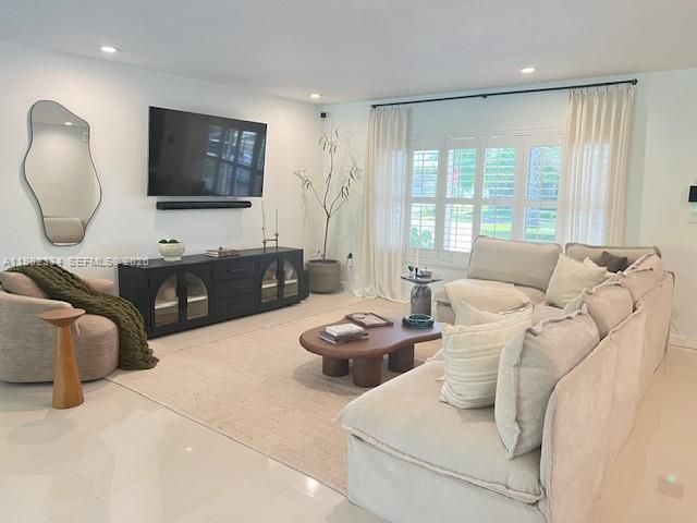 7901 NW 171st St, Unit -, Hialeah, FL 33015 Photo