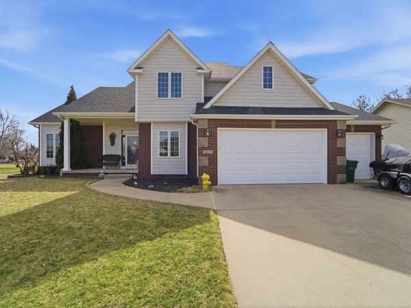 7610 Goodman Drive, Urbandale, IA 50322