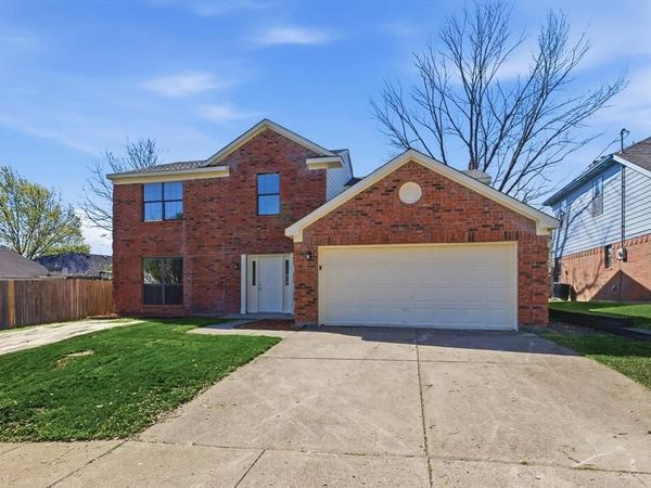 610 Squaw Creek Court, Arlington, TX 76018