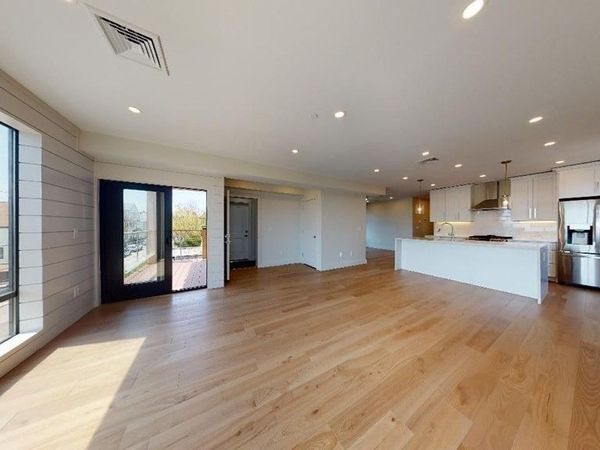 41 Gladstone St., Unit 2, Boston, MA 02128