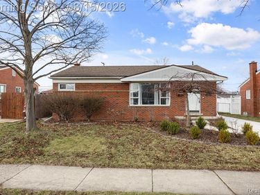 3200 Marian Drive, Trenton, MI 48183