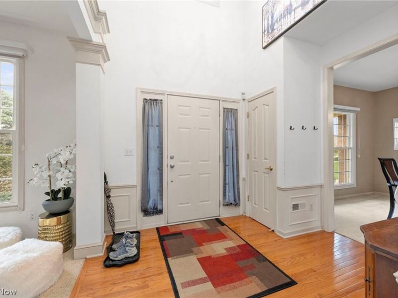 9864 Burton Drive, Twinsburg, OH 44087 Photo 2