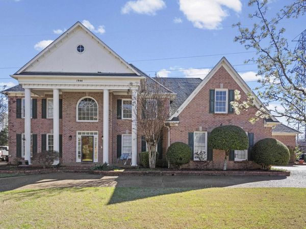 1944 SHEPARDS BUSH LN, Germantown, TN 38139