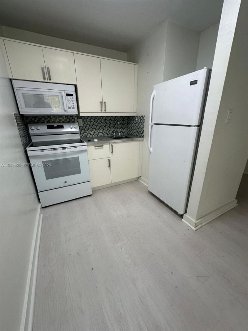 2025 Miami Rd , Unit 8B, Fort Lauderdale, FL 33316 Photo