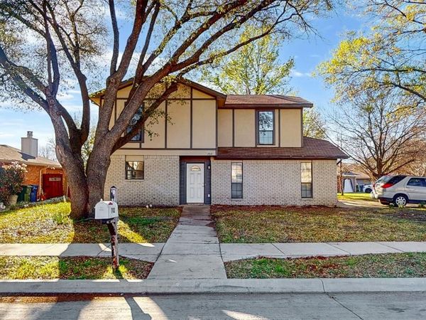 702 Middle Glen Drive, Garland, TX 75043