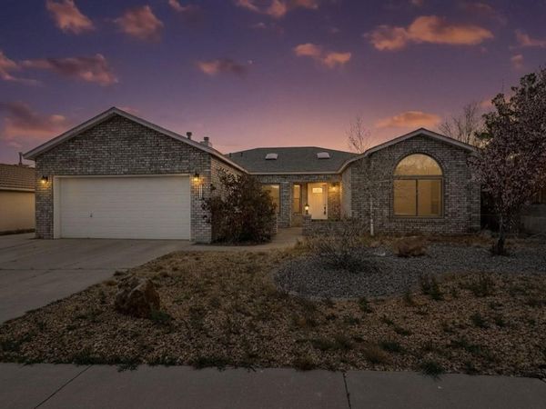 5404 Roanoke Avenue NW, Albuquerque, NM 87120