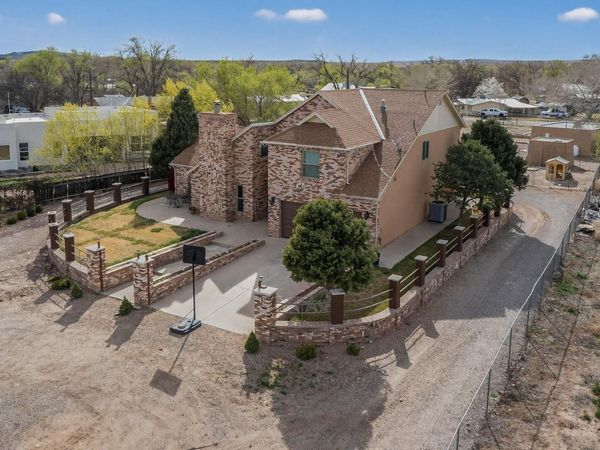 7129 Isleta Boulevard SW, Albuquerque, NM 87105