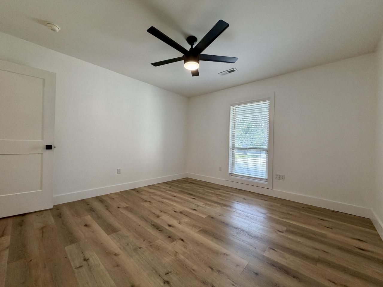 1128 Windsome Place Photo 45