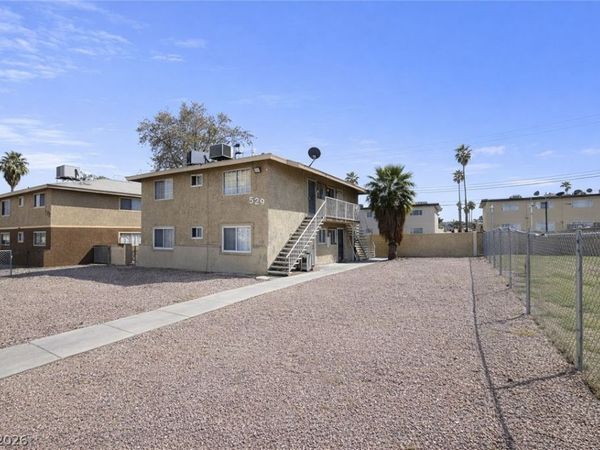 529 North Circle , Las Vegas, NV 89119