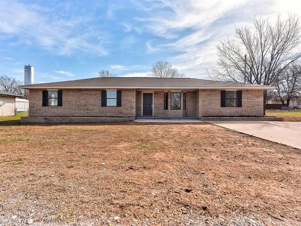 604 N Missouri Street, Elmore City, OK 73433