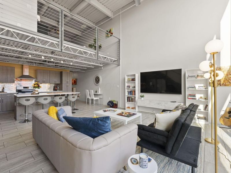 367 Auden Avenue, Unit 209, Columbus, OH 43215 Photo 2