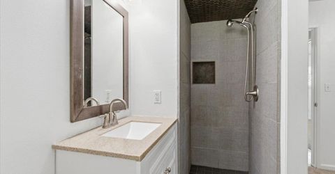 209 Tokay Ave, Modesto, CA 95350 Photo