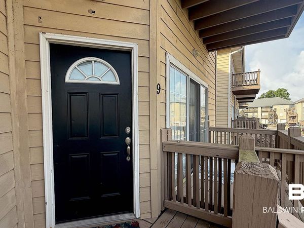 4 Yacht Club Drive, Unit 9, Daphne, AL 36526