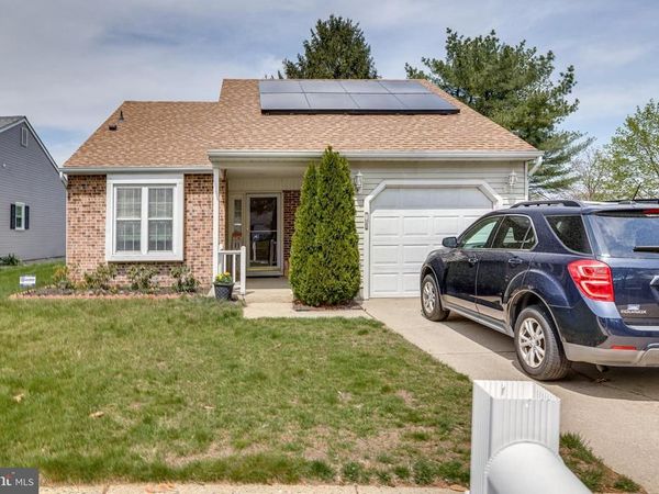 3 NEWTOWN COURT, MOUNT LAUREL, NJ 08054