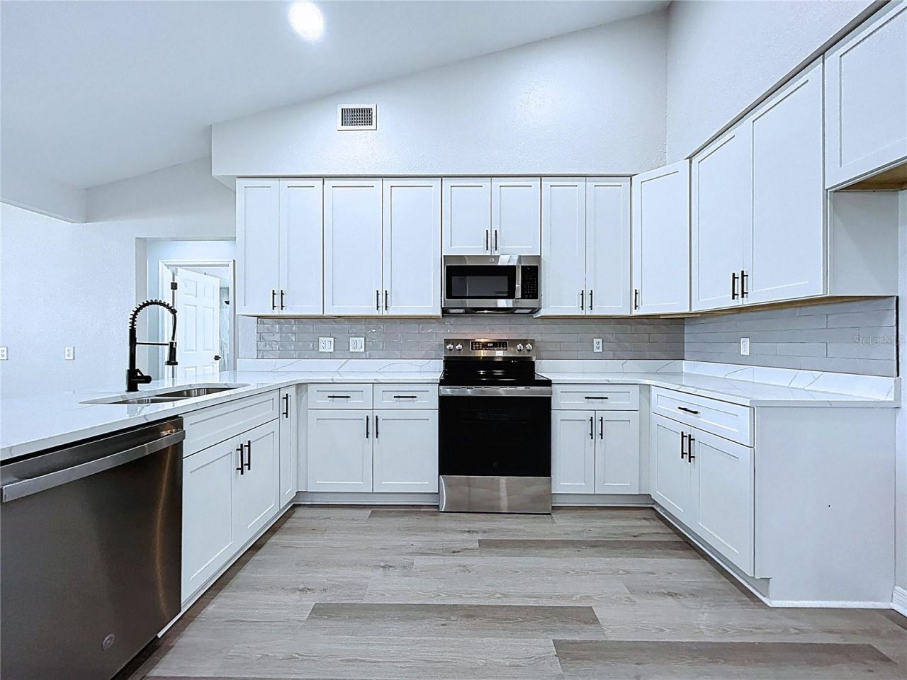 2881 Hammock Drive, Plant City, FL 33566 Photo