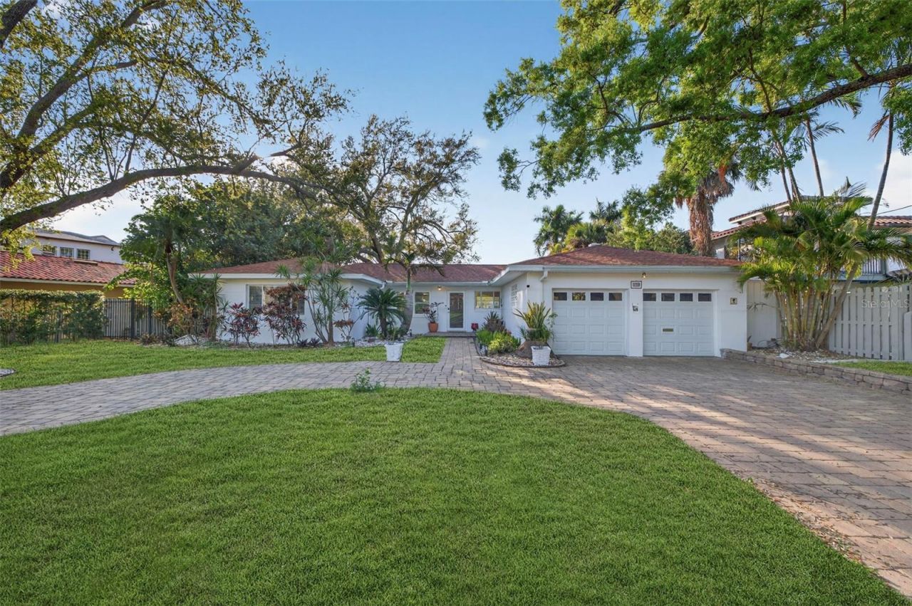 490 Coffee Pot Riviera Ne, Saint Petersburg, FL 33704 Photo