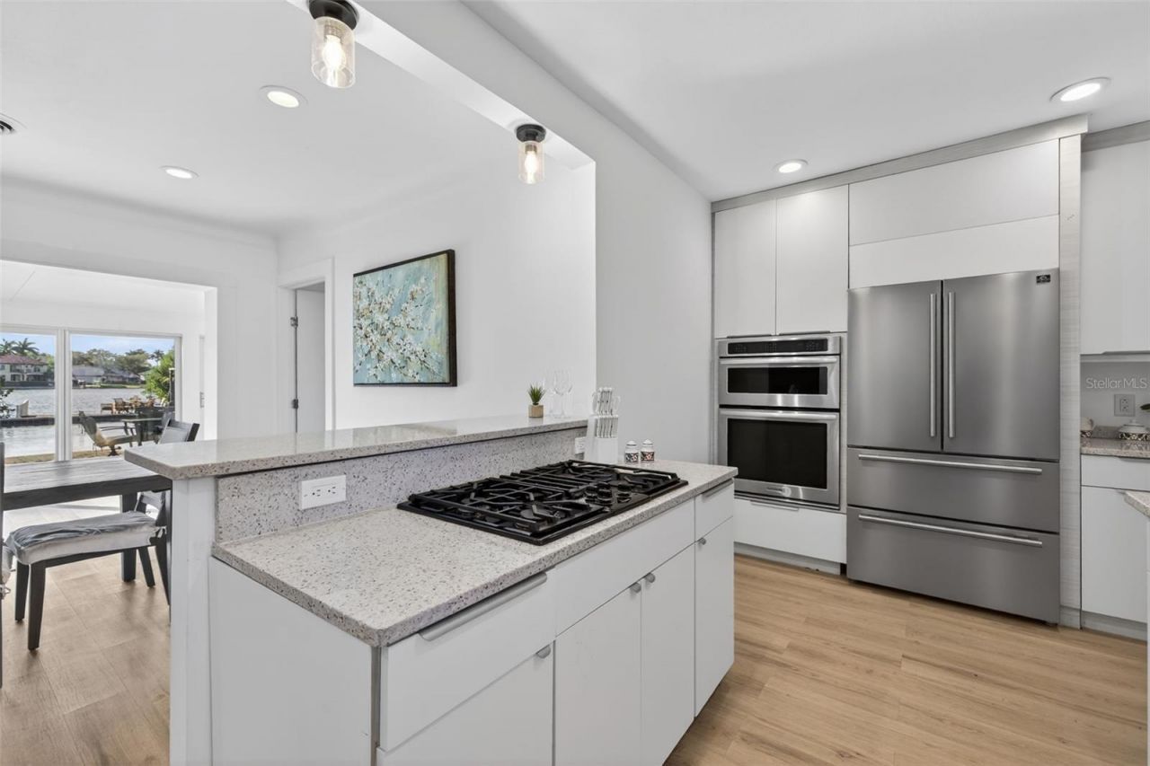 490 Coffee Pot Riviera Ne, Saint Petersburg, FL 33704 Photo