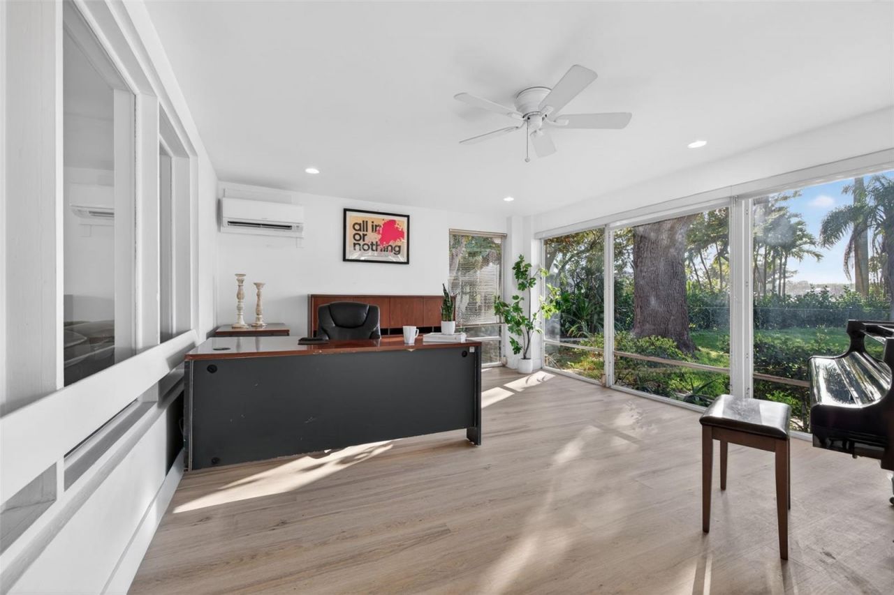 490 Coffee Pot Riviera Ne, Saint Petersburg, FL 33704 Photo