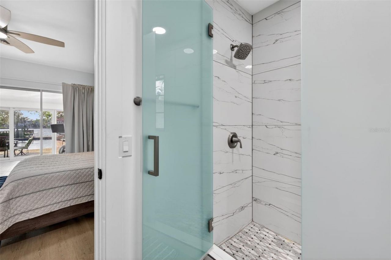 490 Coffee Pot Riviera Ne, Saint Petersburg, FL 33704 Photo