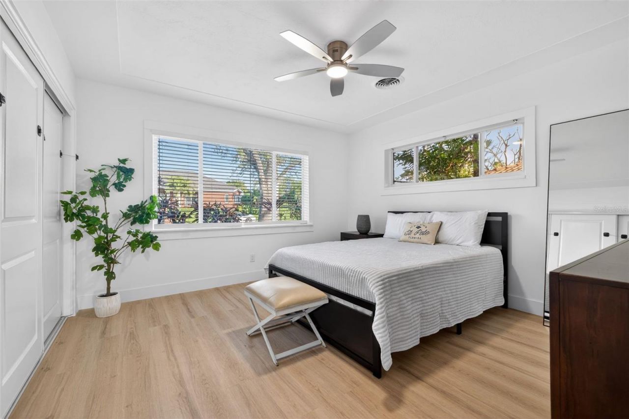 490 Coffee Pot Riviera Ne, Saint Petersburg, FL 33704 Photo