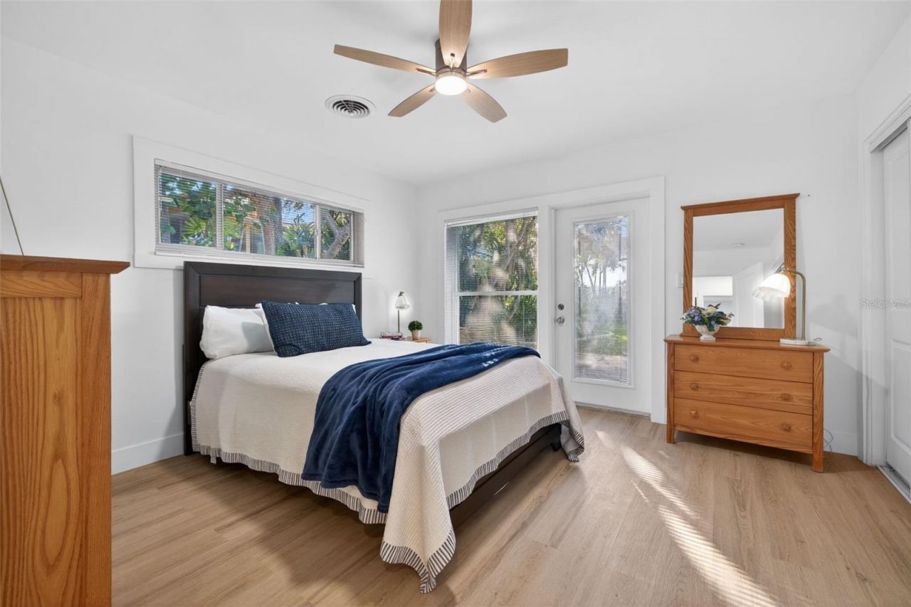 490 Coffee Pot Riviera Ne, Saint Petersburg, FL 33704 Photo