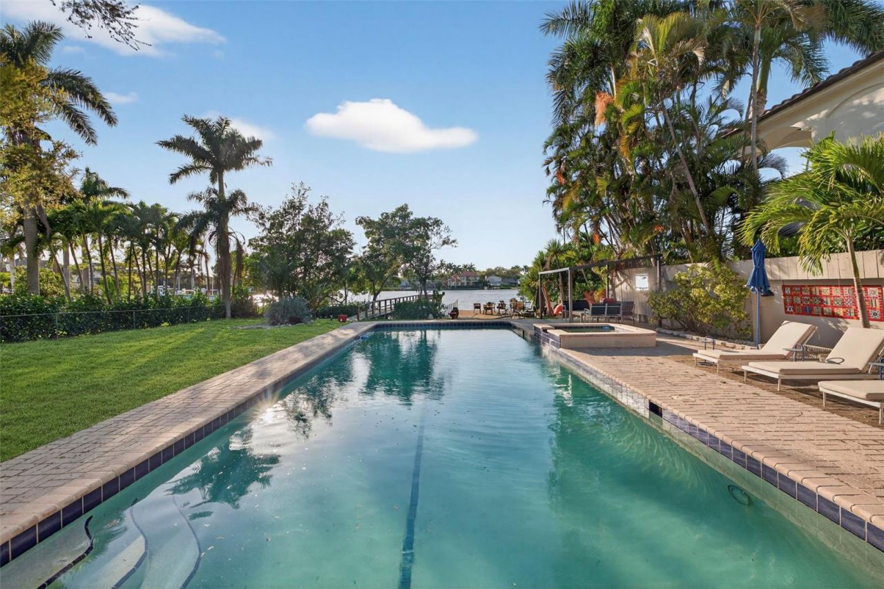 490 Coffee Pot Riviera Ne, Saint Petersburg, FL 33704 Photo