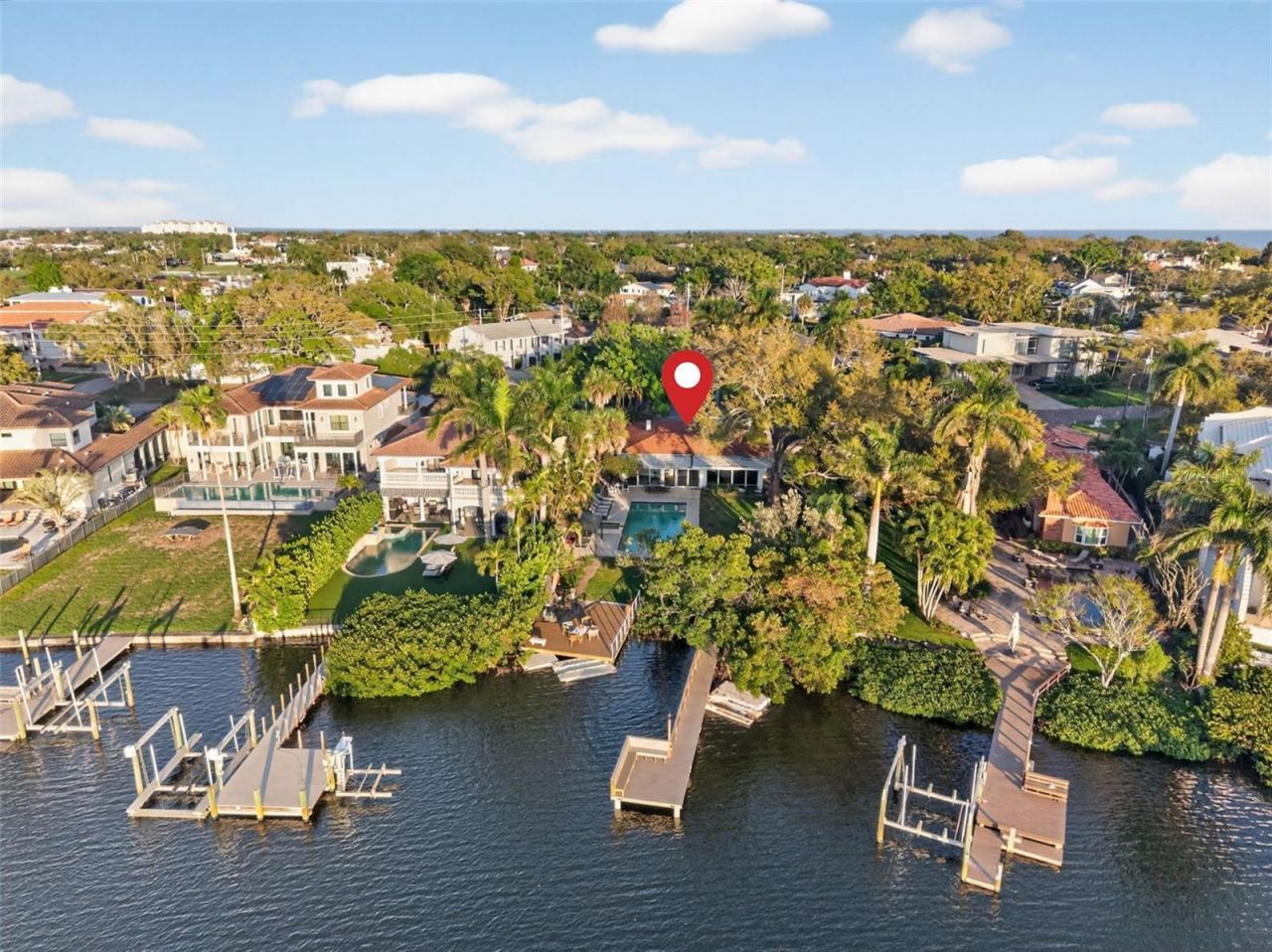 490 Coffee Pot Riviera Ne, Saint Petersburg, FL 33704 Photo