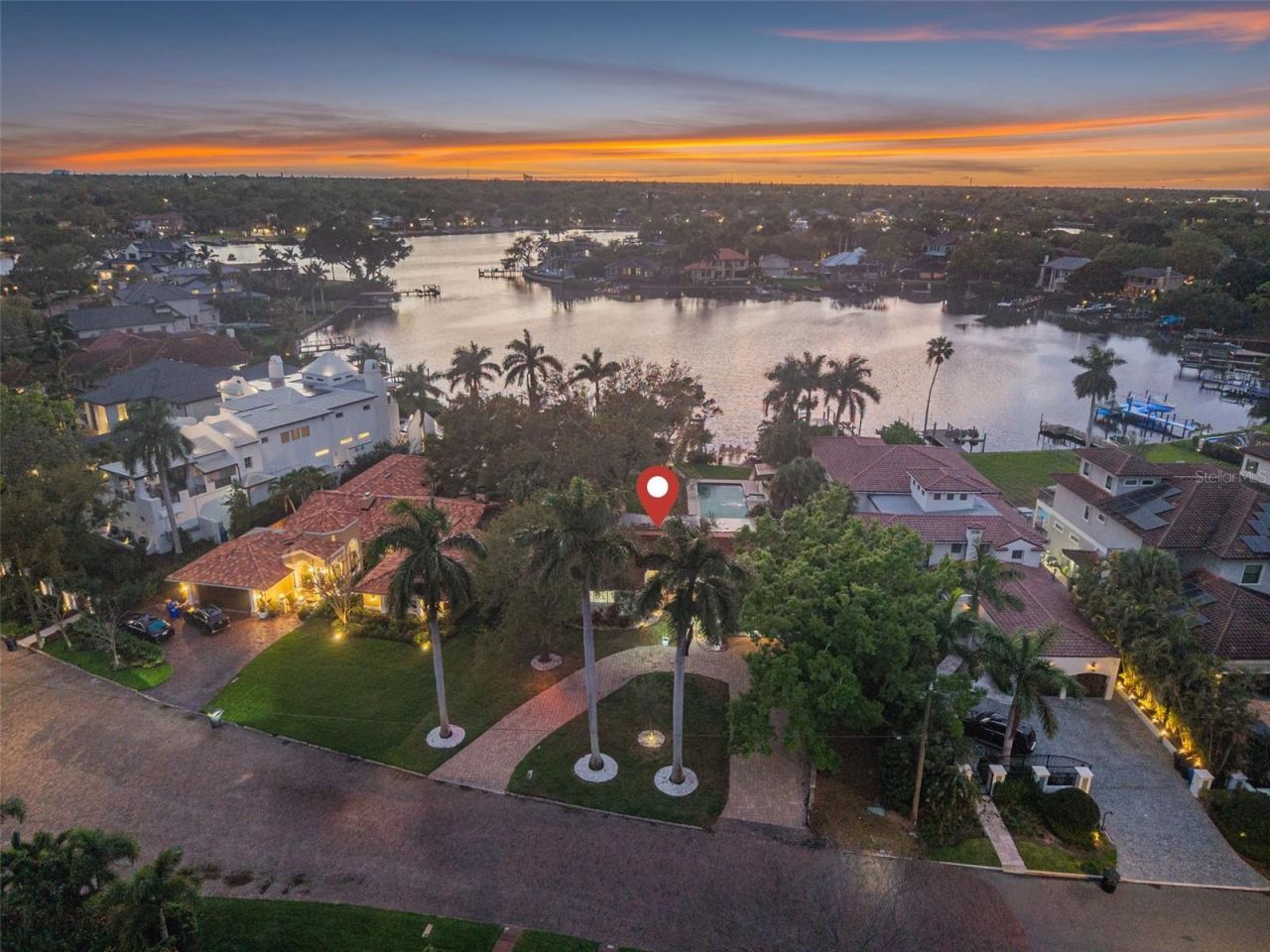 490 Coffee Pot Riviera Ne, Saint Petersburg, FL 33704 Photo