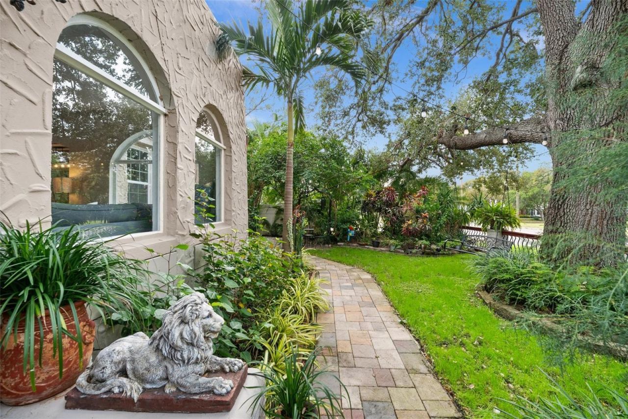 325 49th Street N, Saint Petersburg, FL 33710 Photo