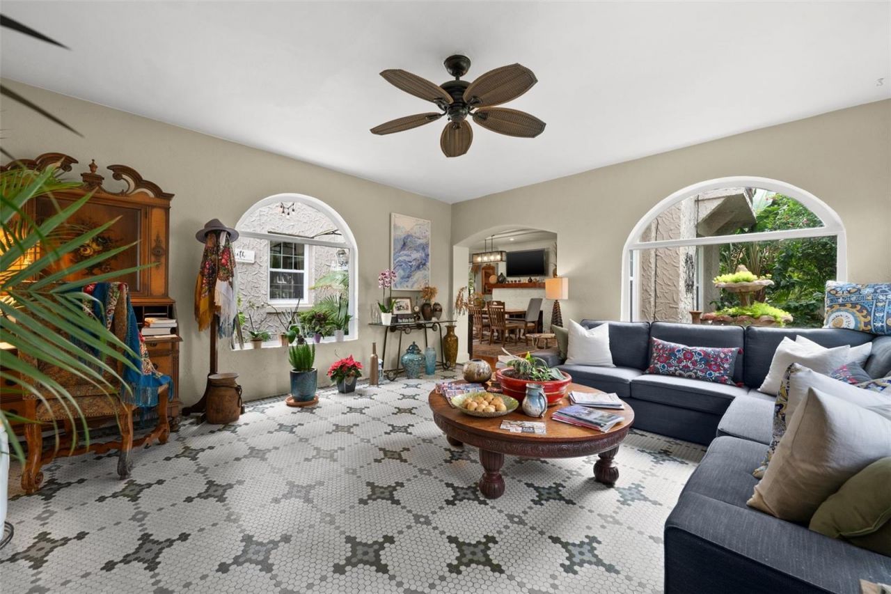 325 49th Street N, Saint Petersburg, FL 33710 Photo