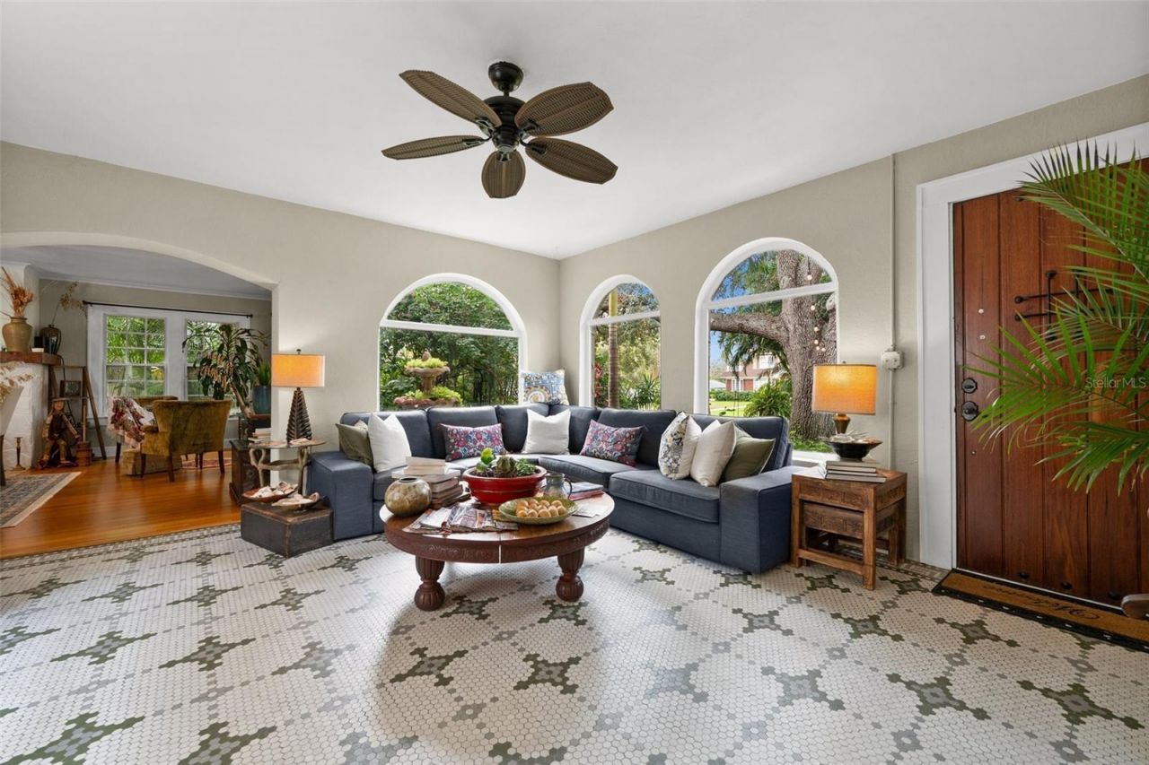 325 49th Street N, Saint Petersburg, FL 33710 Photo