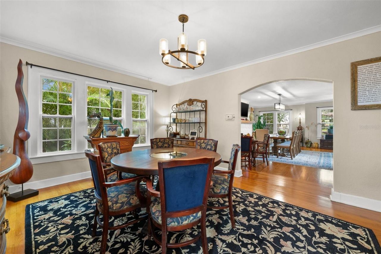 325 49th Street N, Saint Petersburg, FL 33710 Photo