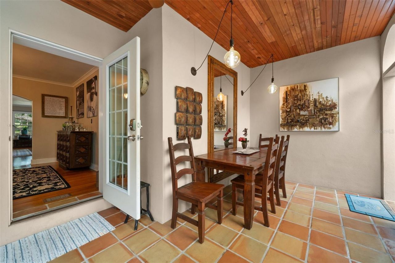 325 49th Street N, Saint Petersburg, FL 33710 Photo