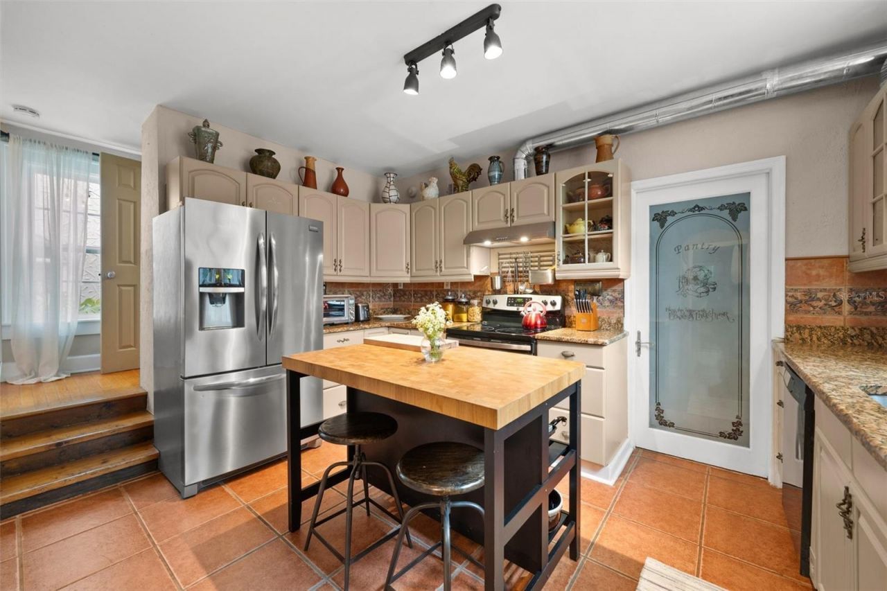 325 49th Street N, Saint Petersburg, FL 33710 Photo