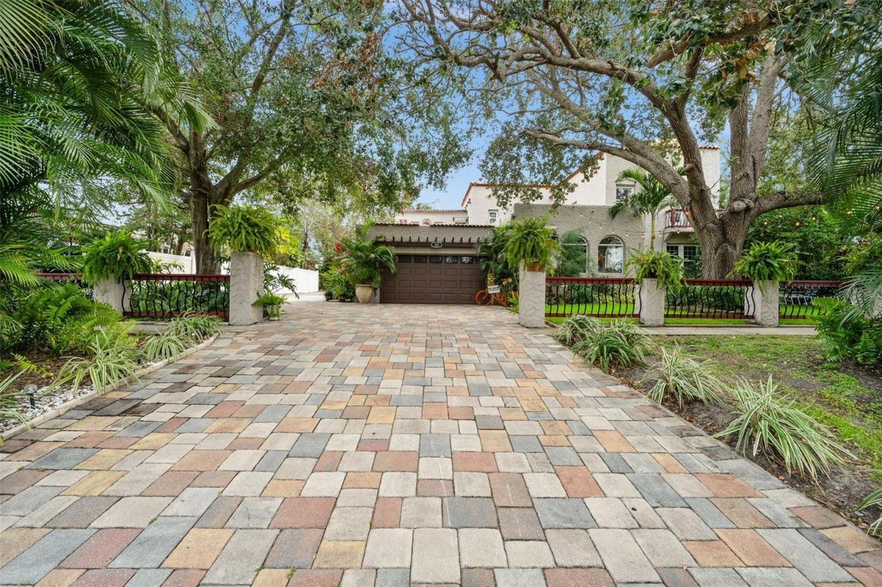 325 49th Street N, Saint Petersburg, FL 33710 Photo