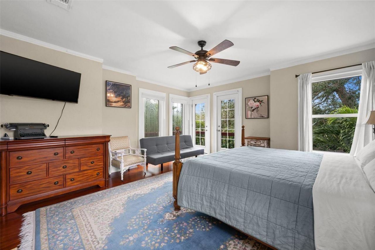 325 49th Street N, Saint Petersburg, FL 33710 Photo