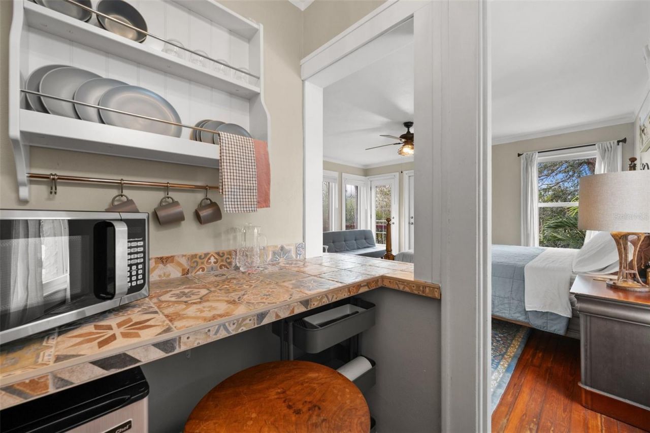 325 49th Street N, Saint Petersburg, FL 33710 Photo