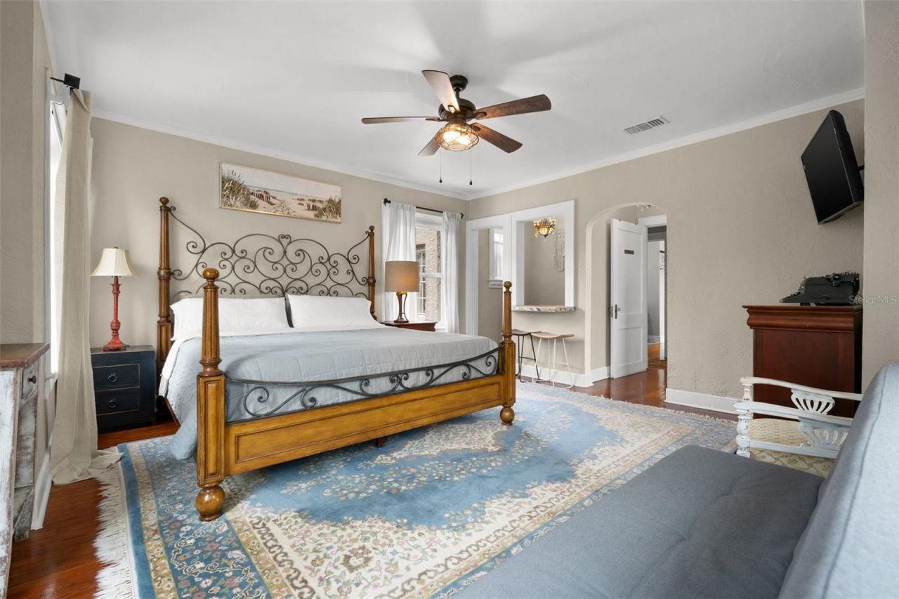 325 49th Street N, Saint Petersburg, FL 33710 Photo