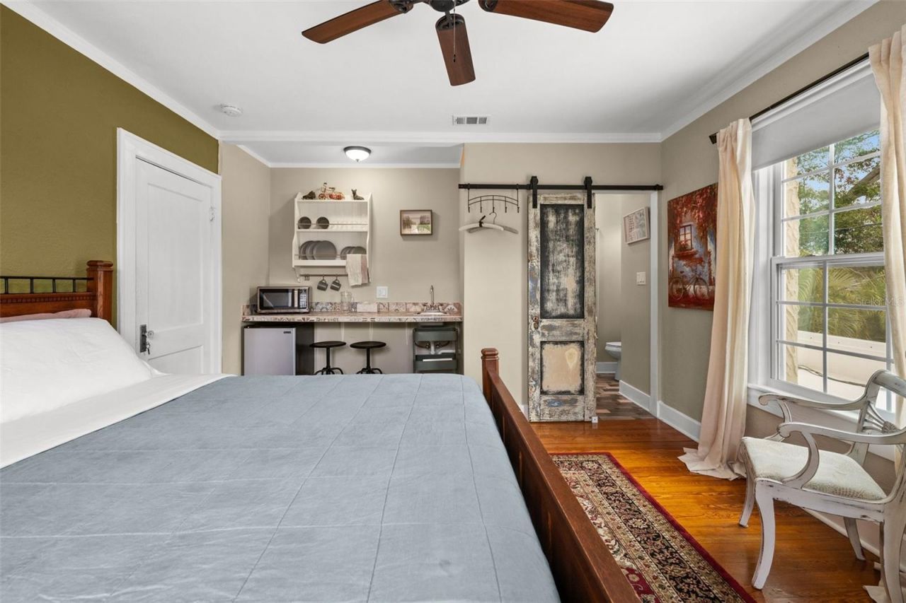 325 49th Street N, Saint Petersburg, FL 33710 Photo